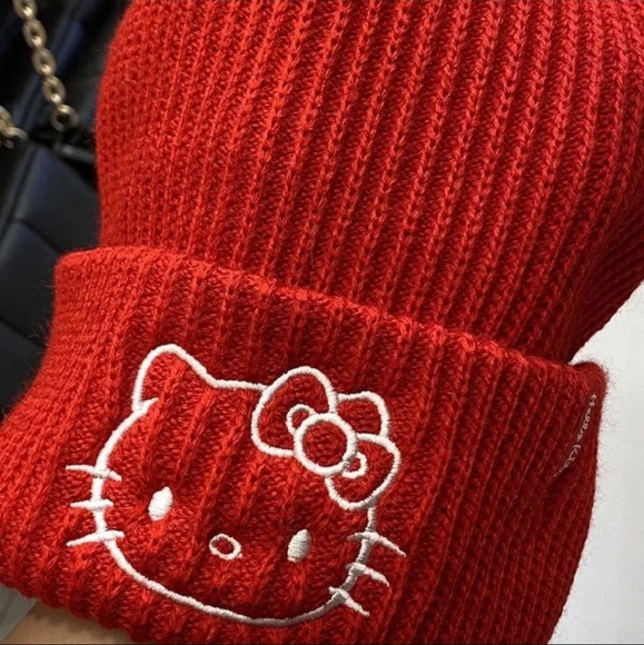 Hello Kitty Beanie (adult) - Picture 10 of 16